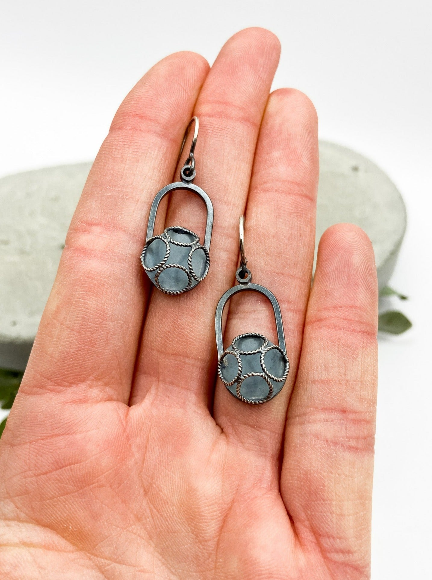 Pinwheel Puff Mini Twist Arch Style