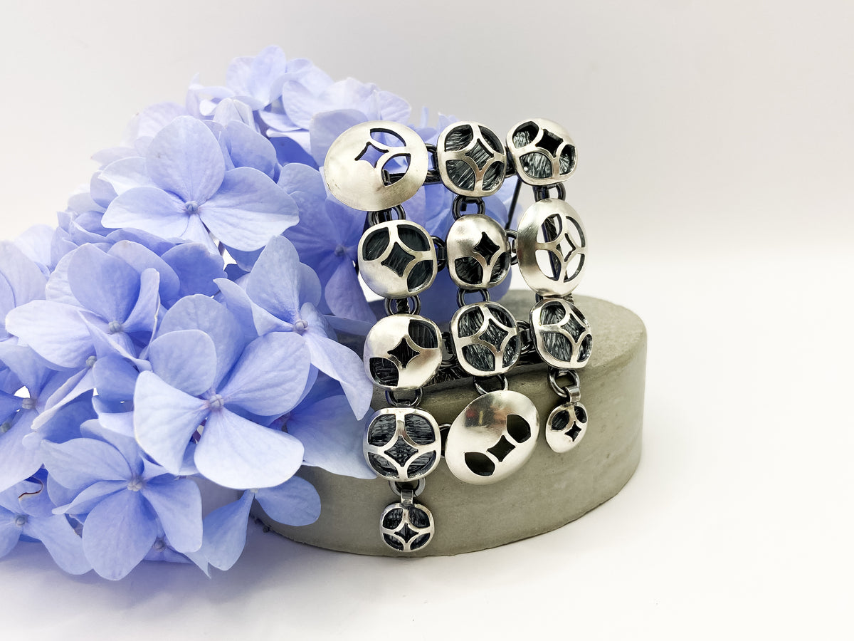 Hydrangea Hug Brooch