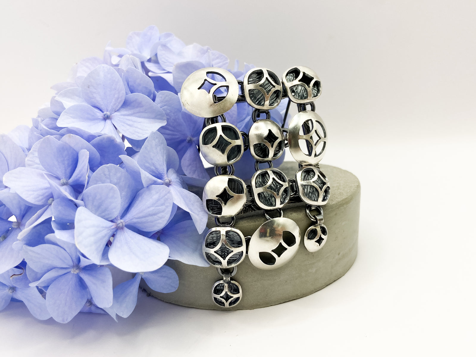 Hydrangea Hug Brooch